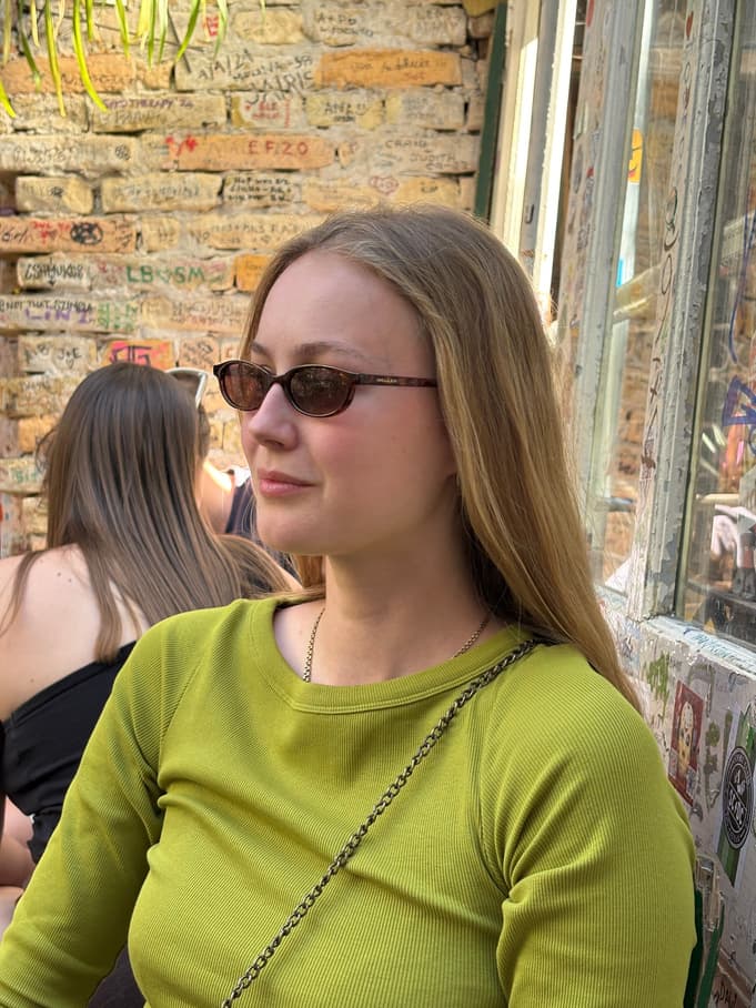 Hannah Prestegård wearing sunglasses